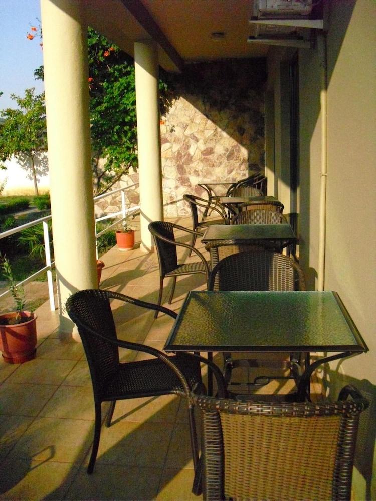 Hotel Viktoria Tirana Mjull-Bethore Exterior foto