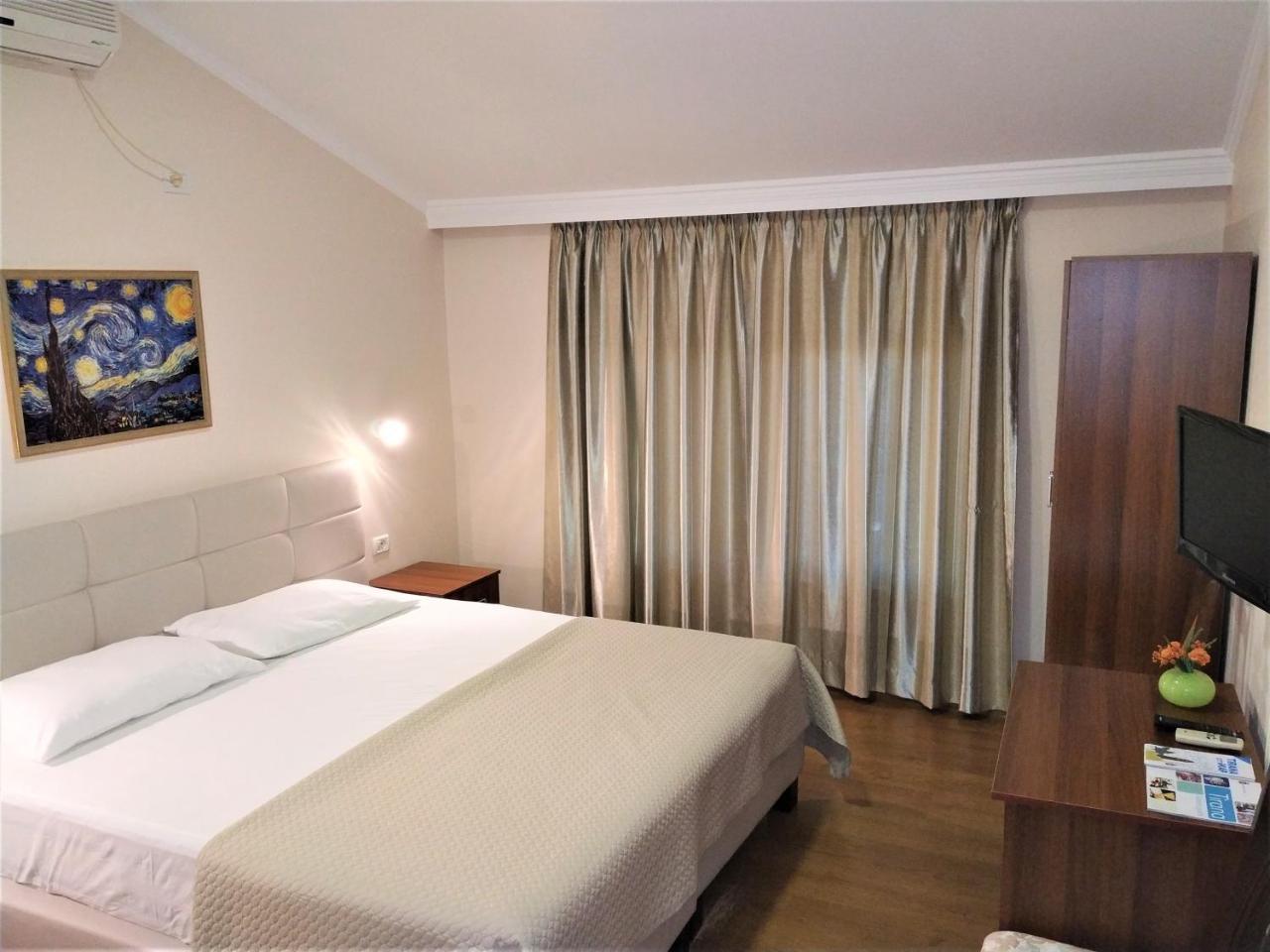 Hotel Viktoria Tirana Mjull-Bethore Exterior foto